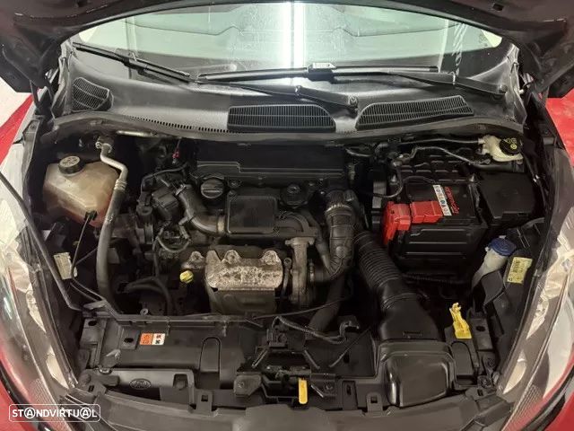 Ford Fiesta 1.4 TDCI — fotografia 30