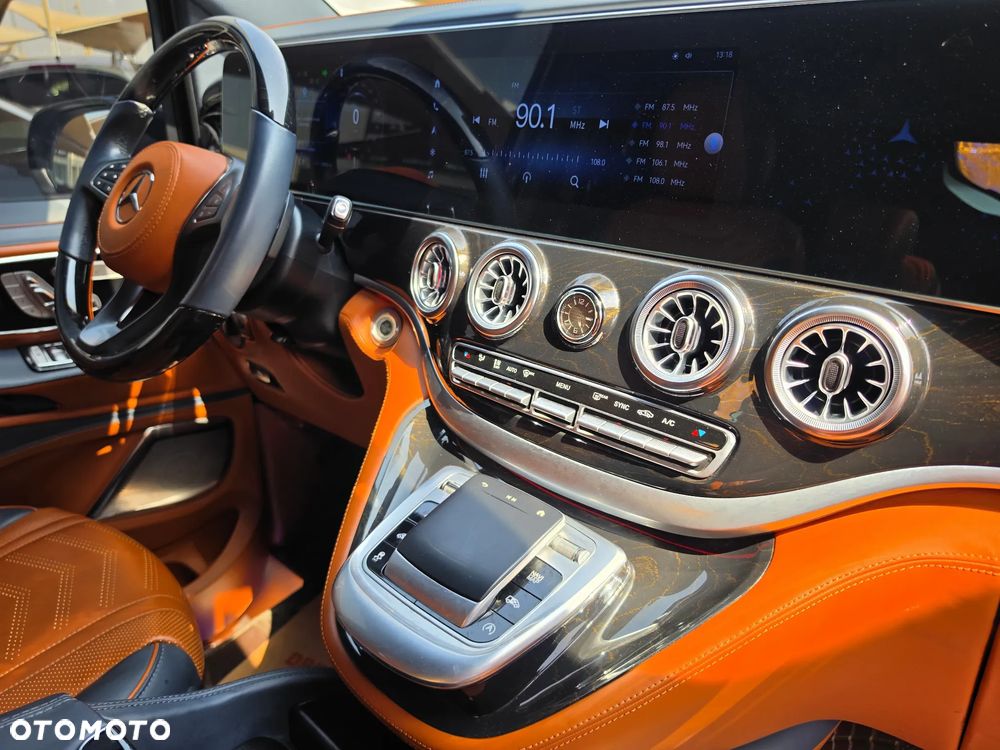 Mercedes-Benz Klasa V 300 extralang 9G-TRONIC Special Edition Avantgarde - 11