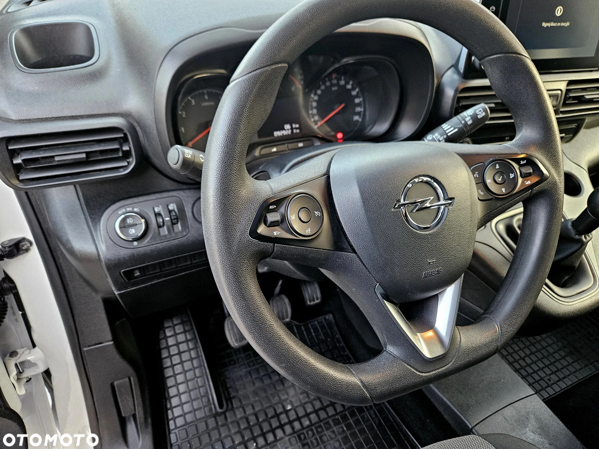 Opel COMBO - 16