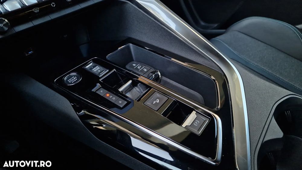 Peugeot 3008 PHEV 300 EAT8 4X4 Allure Pack - 13