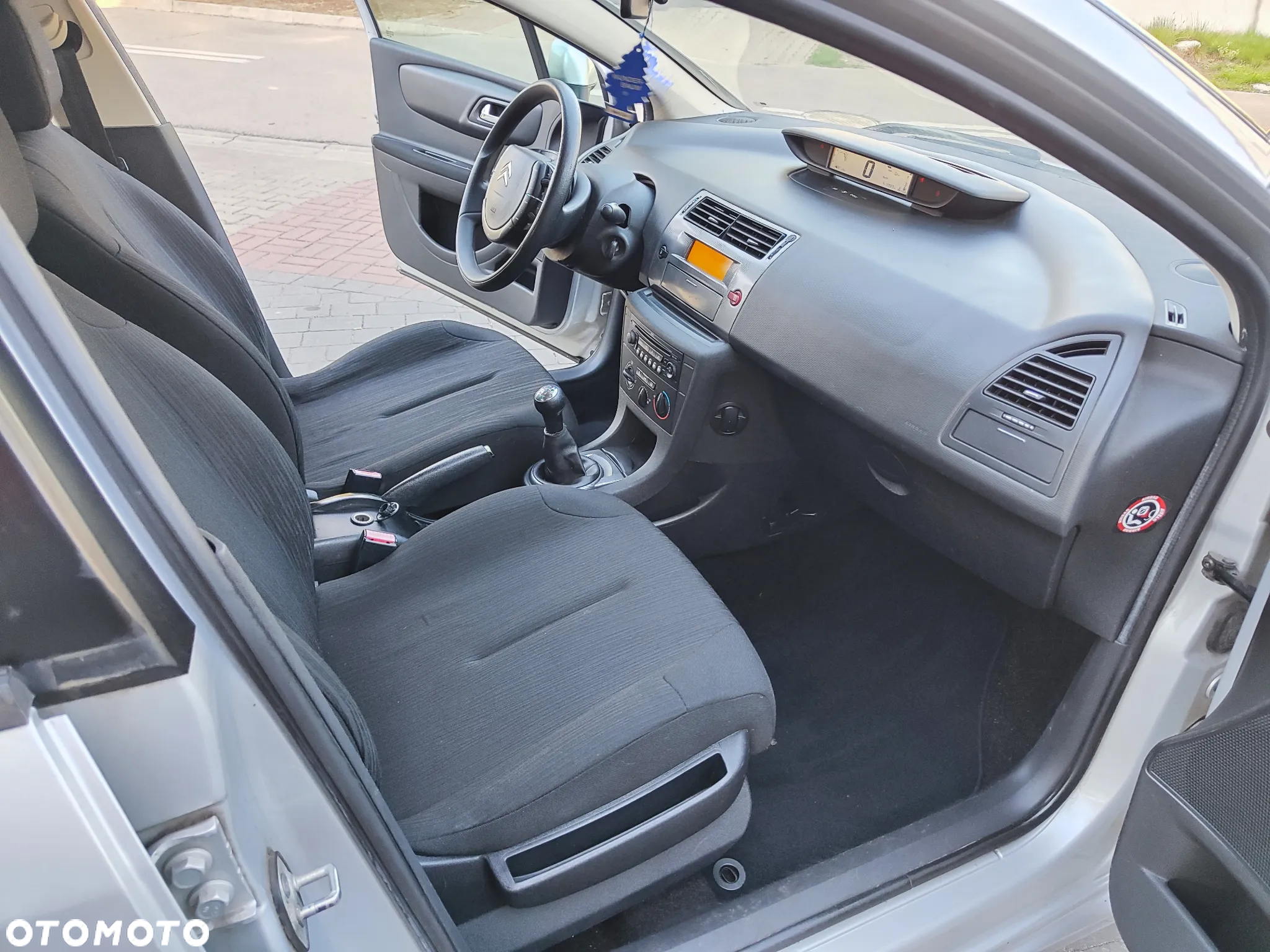 Citroën C4 1.4 16V X - 13