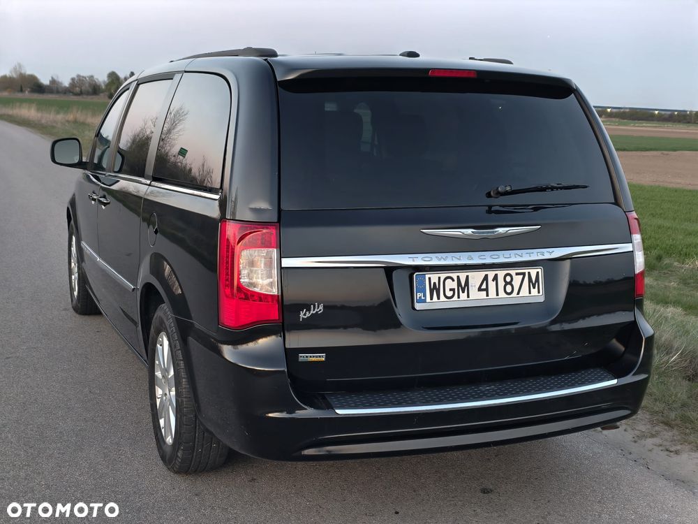 Chrysler Town & Country ver-3-6-touring - 37