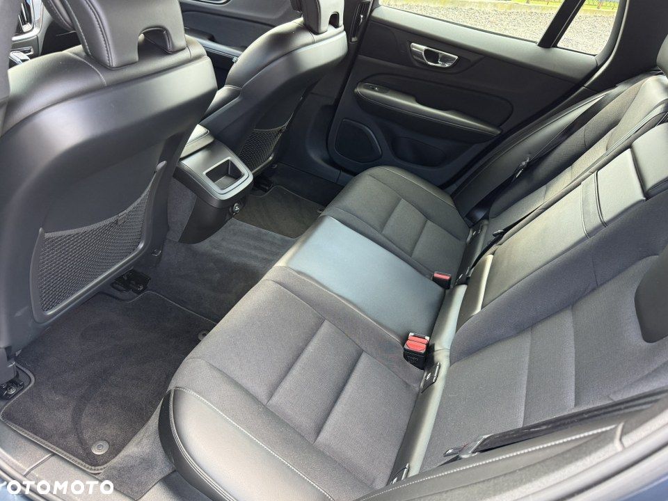Volvo V60 D3 Momentum - 37