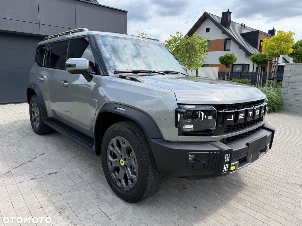 Jetour Traveller - 5