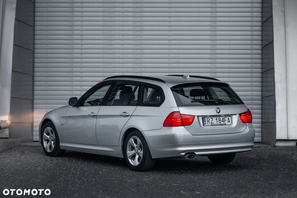 BMW Seria 3 318d DPF Edition Exclusive - 13
