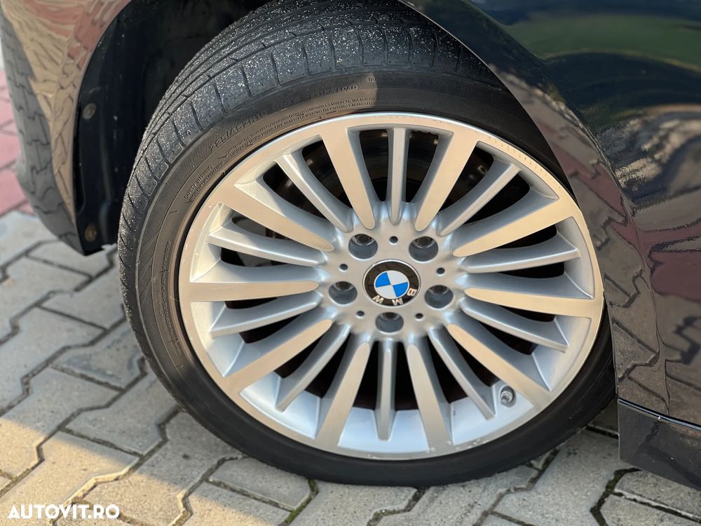 BMW Seria 3 320d DPF Touring - 11