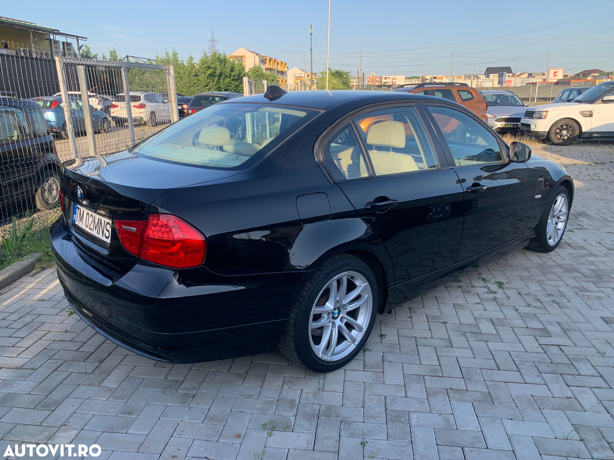 BMW Seria 3 318i - 14