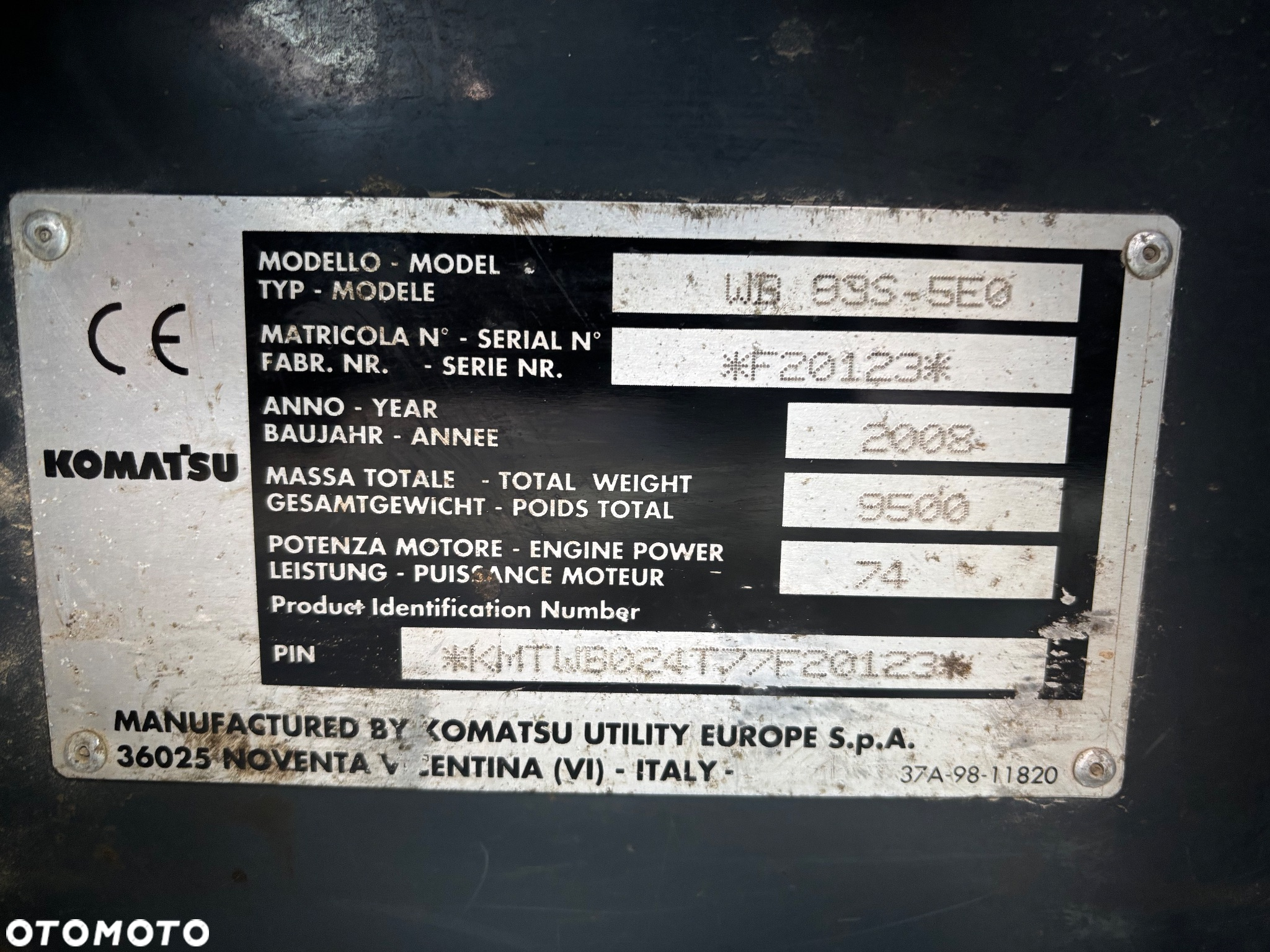 Komatsu WB 93 - 6