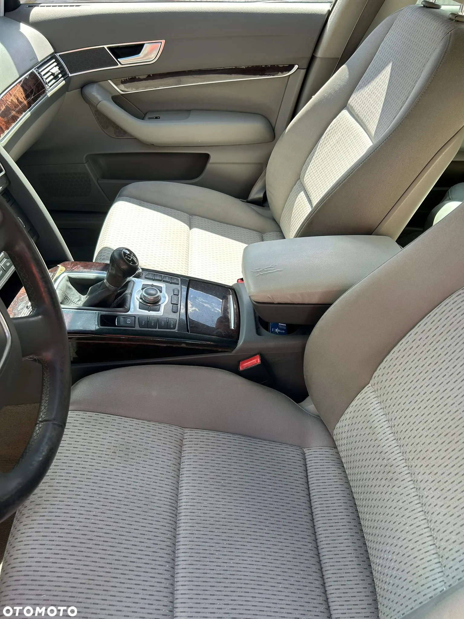 Audi A6 2.4 - 12