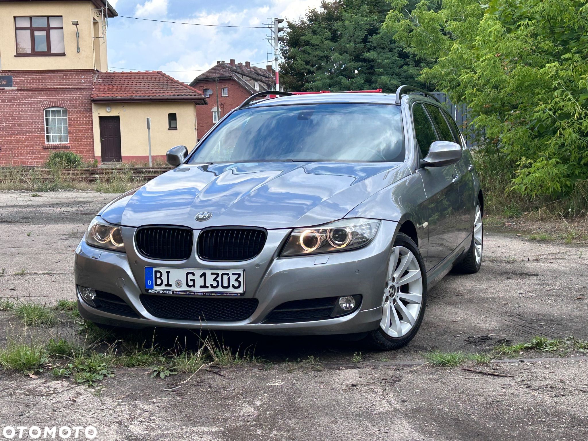 BMW Seria 3 320i Touring - 1