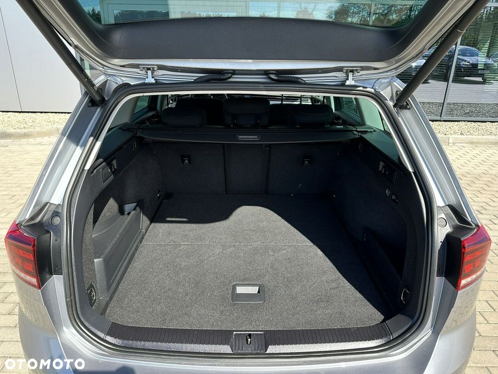 Volkswagen Passat Variant 2.0 TDI SCR DSG Business - 34