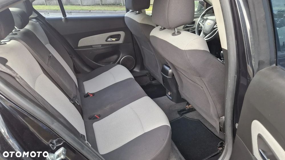 Chevrolet Cruze 1.8 LT+ - 11