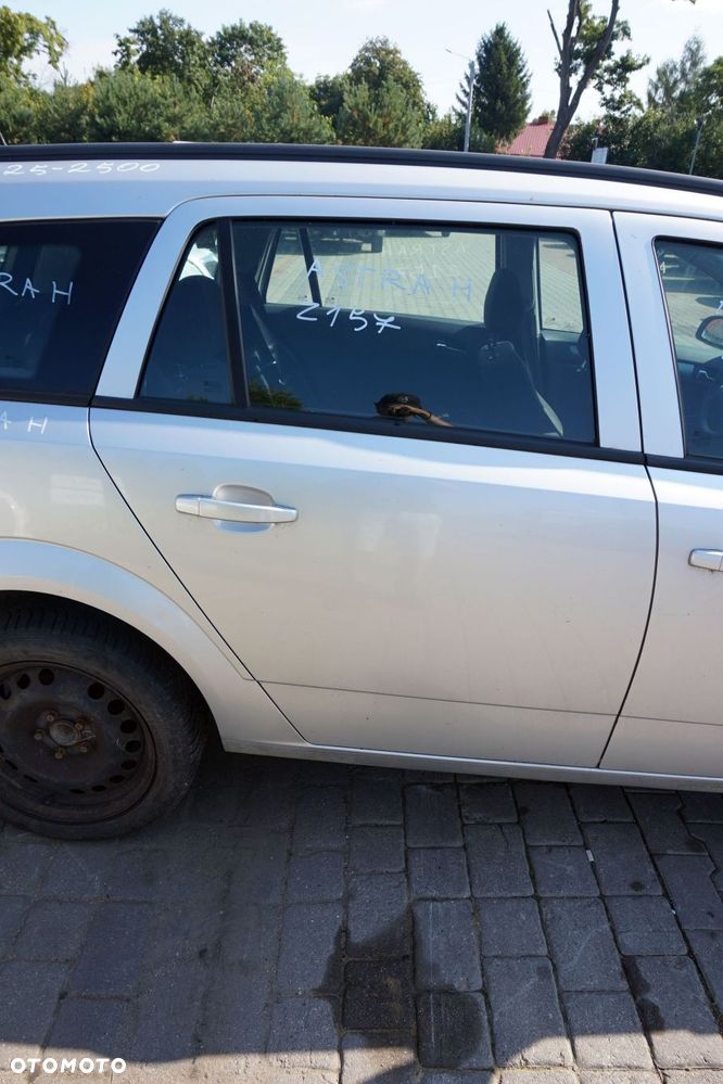 DRZWI TYLNE PRAWE ASTRA III H KOMBI Z157  SREBRNY OPEL 2004-2006 - 1