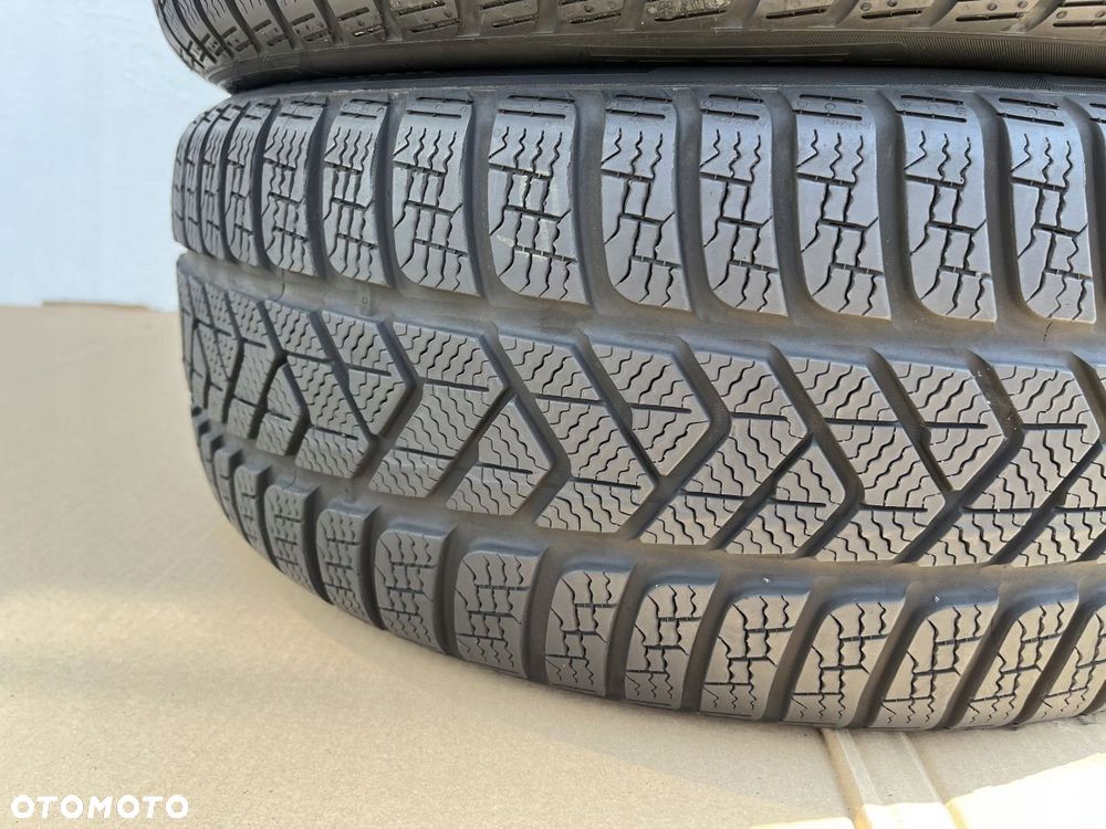 OPONY 235/45/19 99V PIRELLI WINTER SOTTOZERO 3 MO - 5