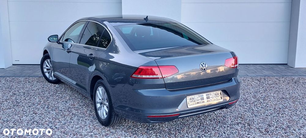 Volkswagen Passat 1.6 TDI BMT Comfortline - 9