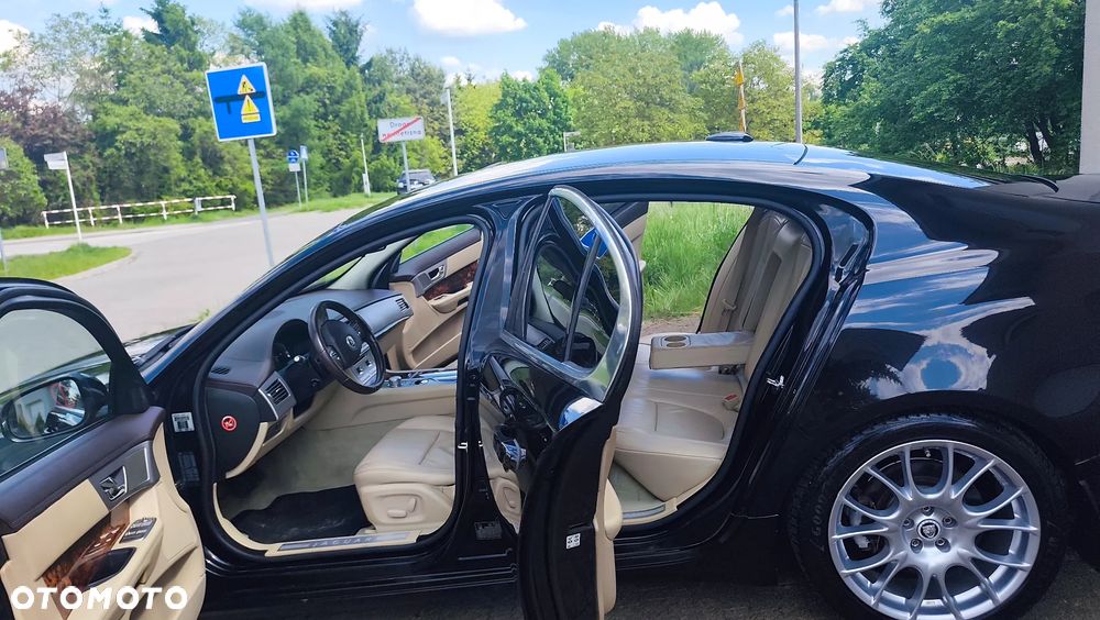 Jaguar XF 3.0 V6 - 4