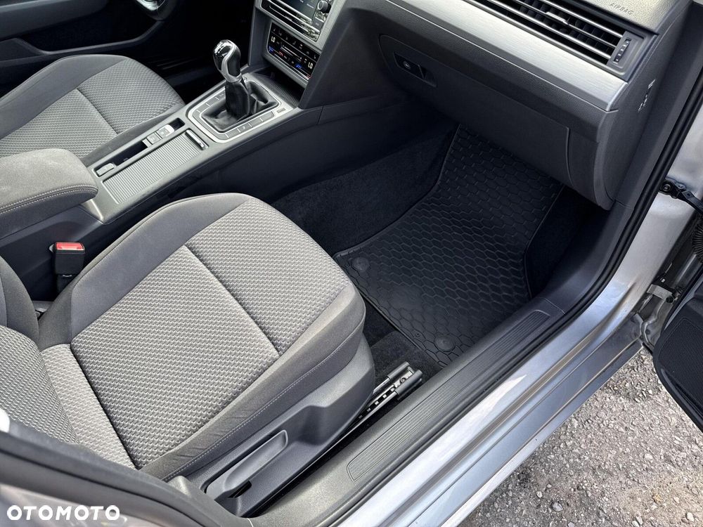 Volkswagen Passat 2.0 TDI EVO Essence - 34