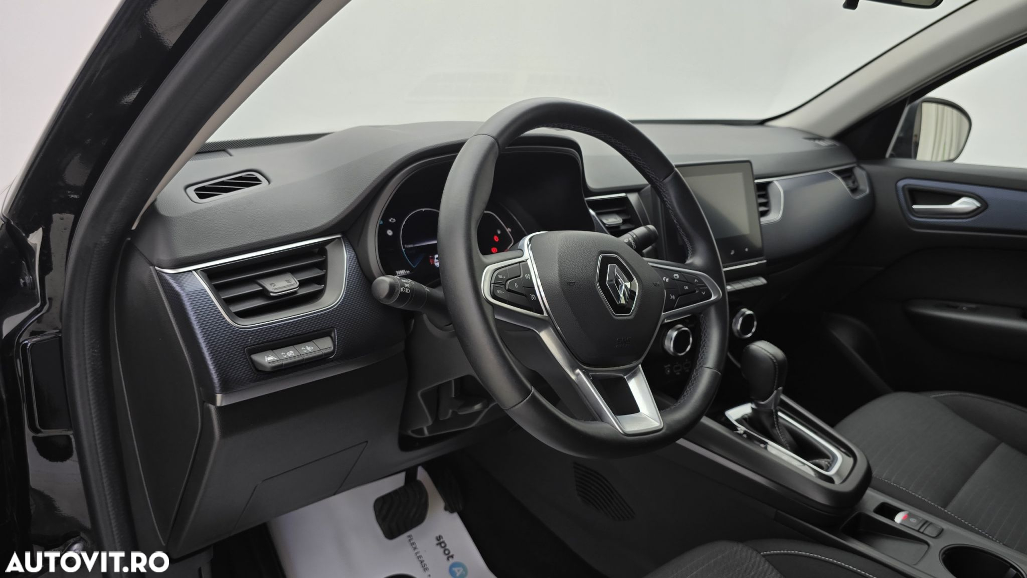 Renault Arkana E-TECH 145 Evolution - 13