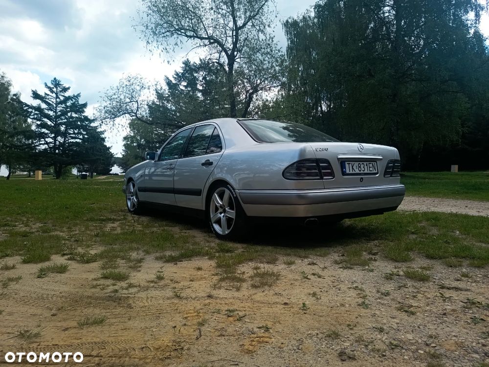 Mercedes-Benz Klasa E 230 Avantgarde - 28