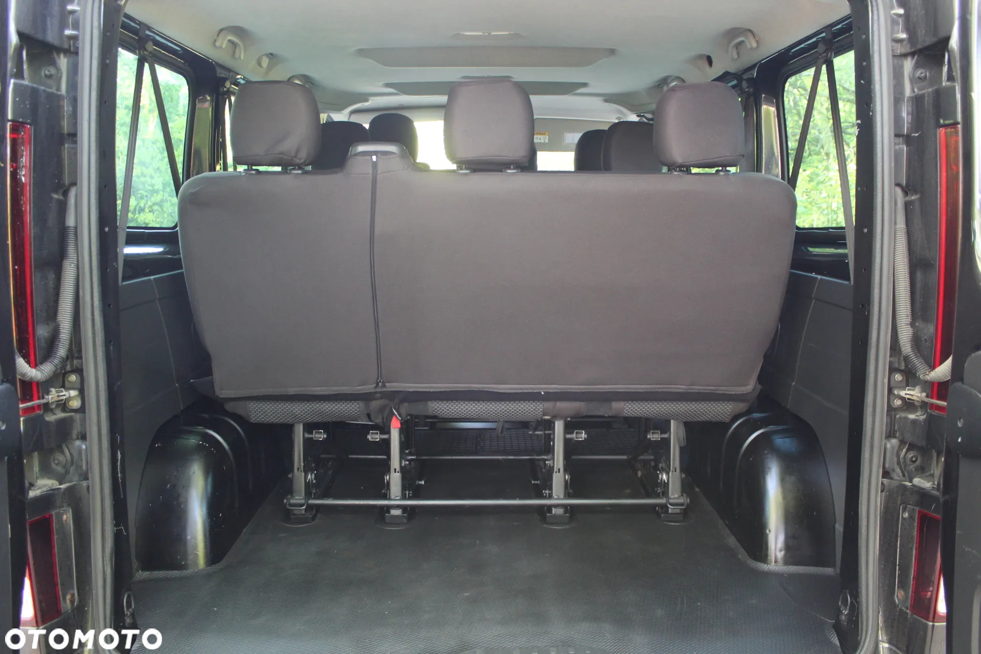 Opel Vivaro L1H1 2.7t Elegance Premium - 9