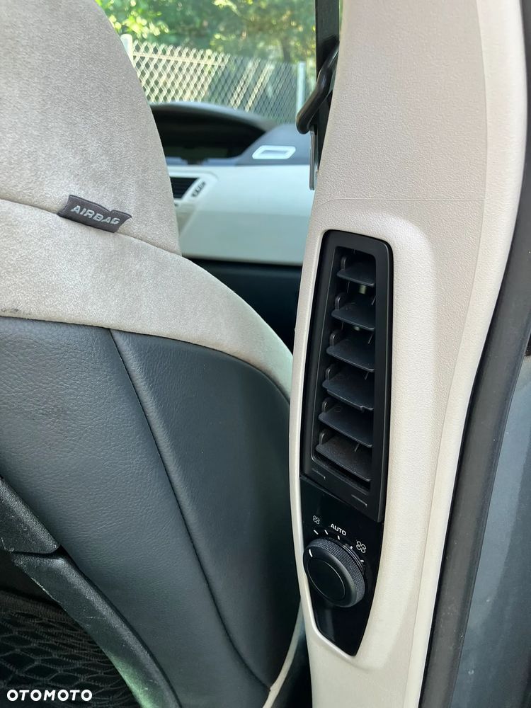 Citroën C4 Picasso 2.0 HDi FAP Exclusive - 19