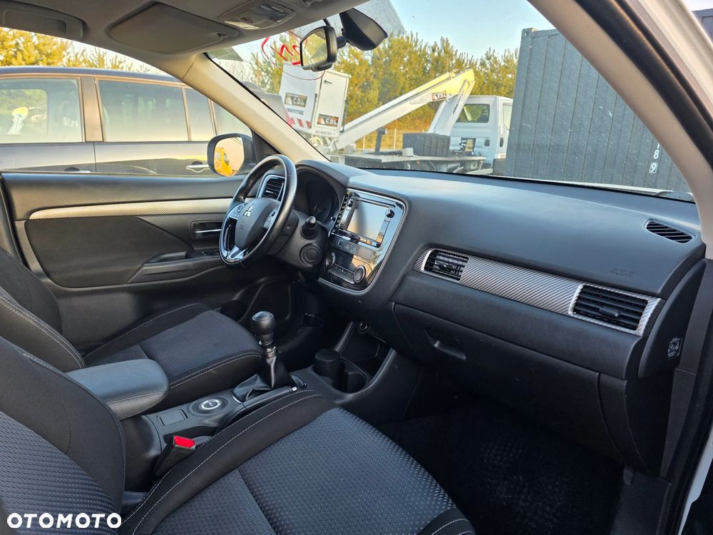 Mitsubishi Outlander - 15