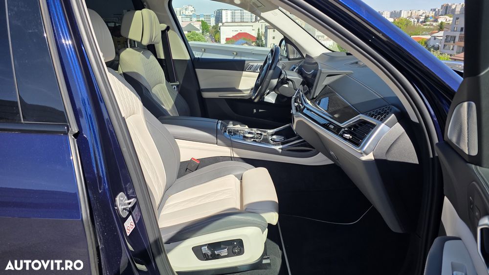 BMW X7 M60i xDrive AT MHEV - 12