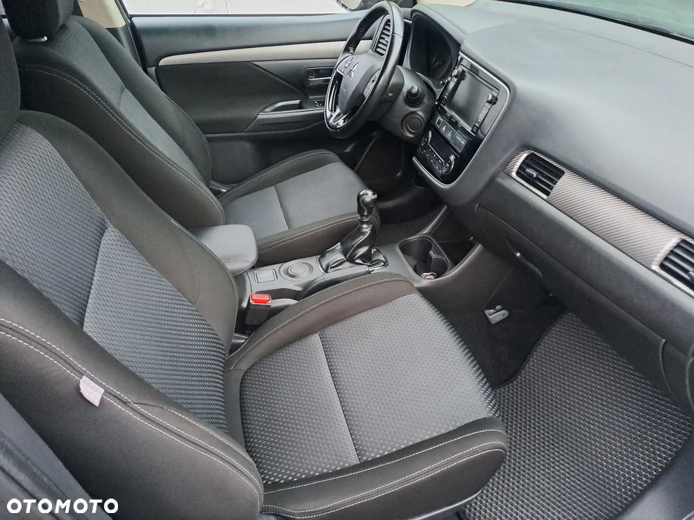 Mitsubishi Outlander 2016