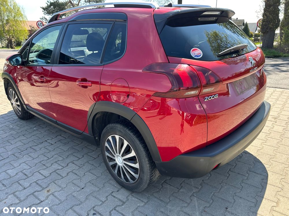 Peugeot 2008 BlueHDi 100 STOP & START Signature - 6