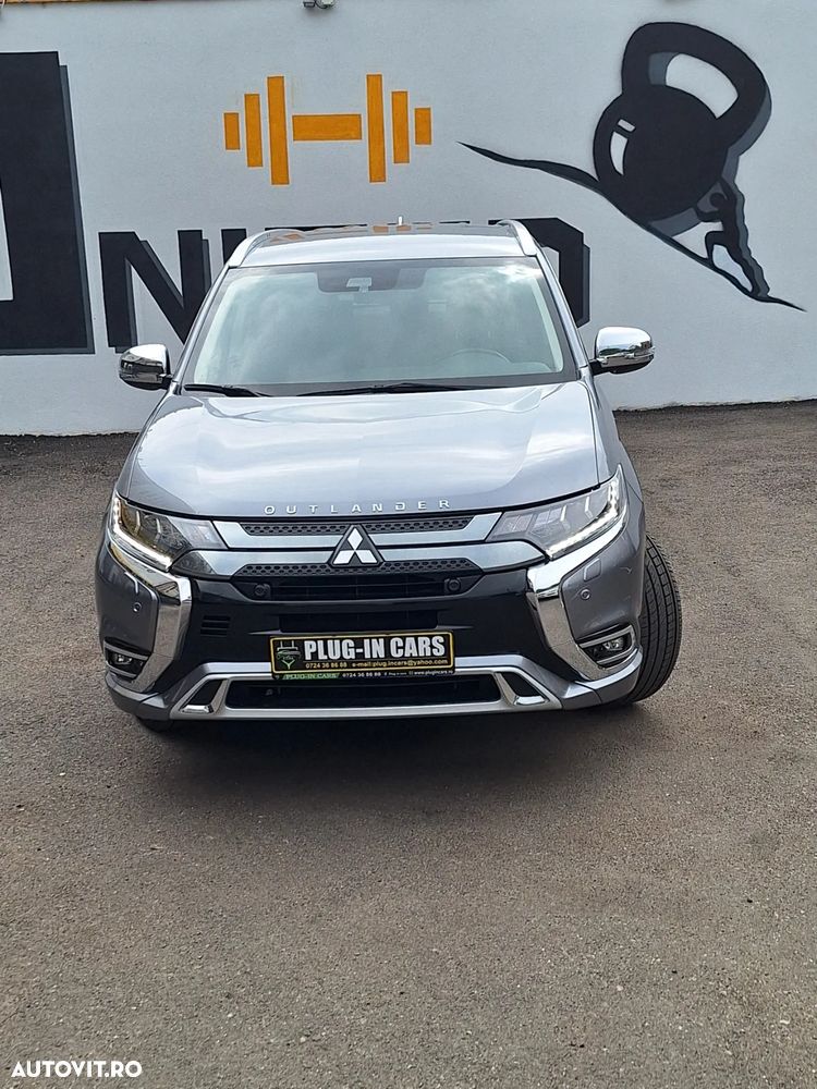 Mitsubishi Outlander PHEV 2.4 L 4X4 Instyle+ - 16