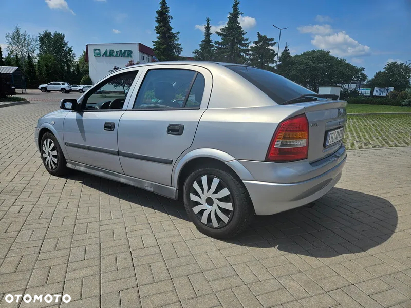 Opel Astra - 4