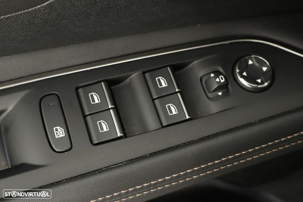Peugeot 3008 1.2 PureTech GT EAT8 - 22