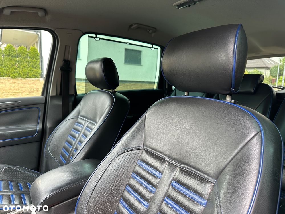 Ford S-Max - 13