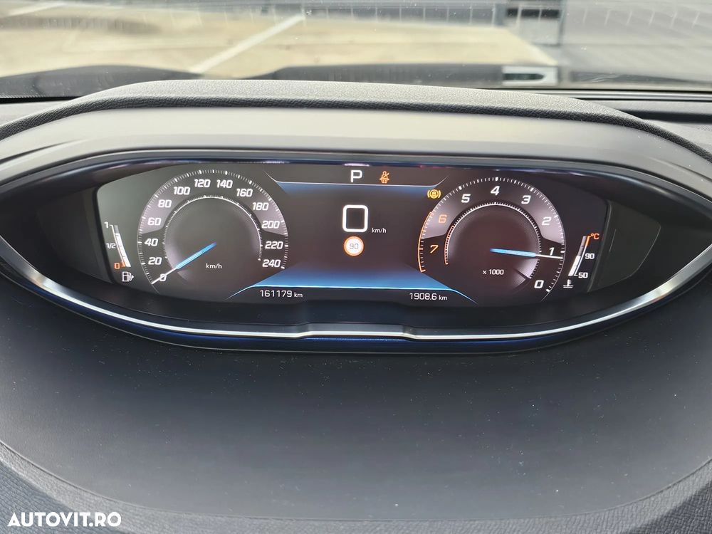 Peugeot 5008 PureTech 130 EAT8 Stop & Start Allure Pack - 27