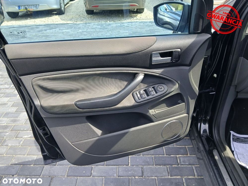 Ford Kuga - 30