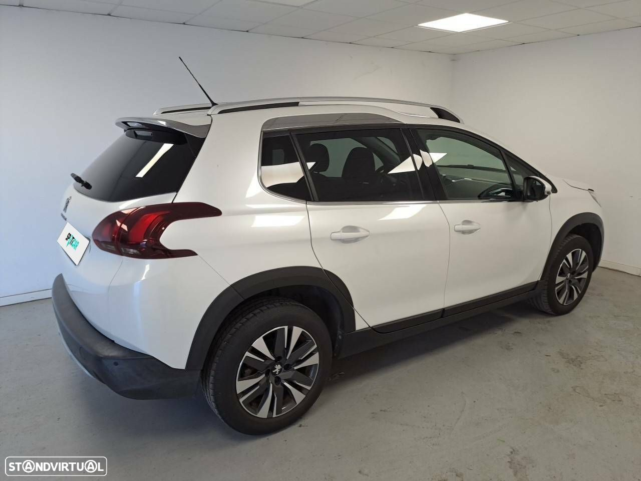 Peugeot 2008 1.2 PureTech Allure - 5