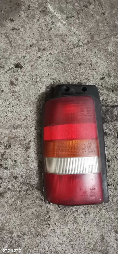 Lampa lewy tyl Chrysler Voyager 91-95 - 1