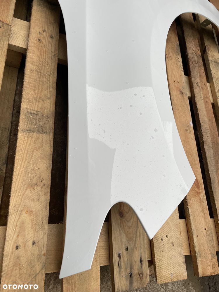 BŁOTNIK PRZÓD LEWY MERCEDES-BENZ W247 B KLASA A2478810900 BIAŁY W KOLOR - 10