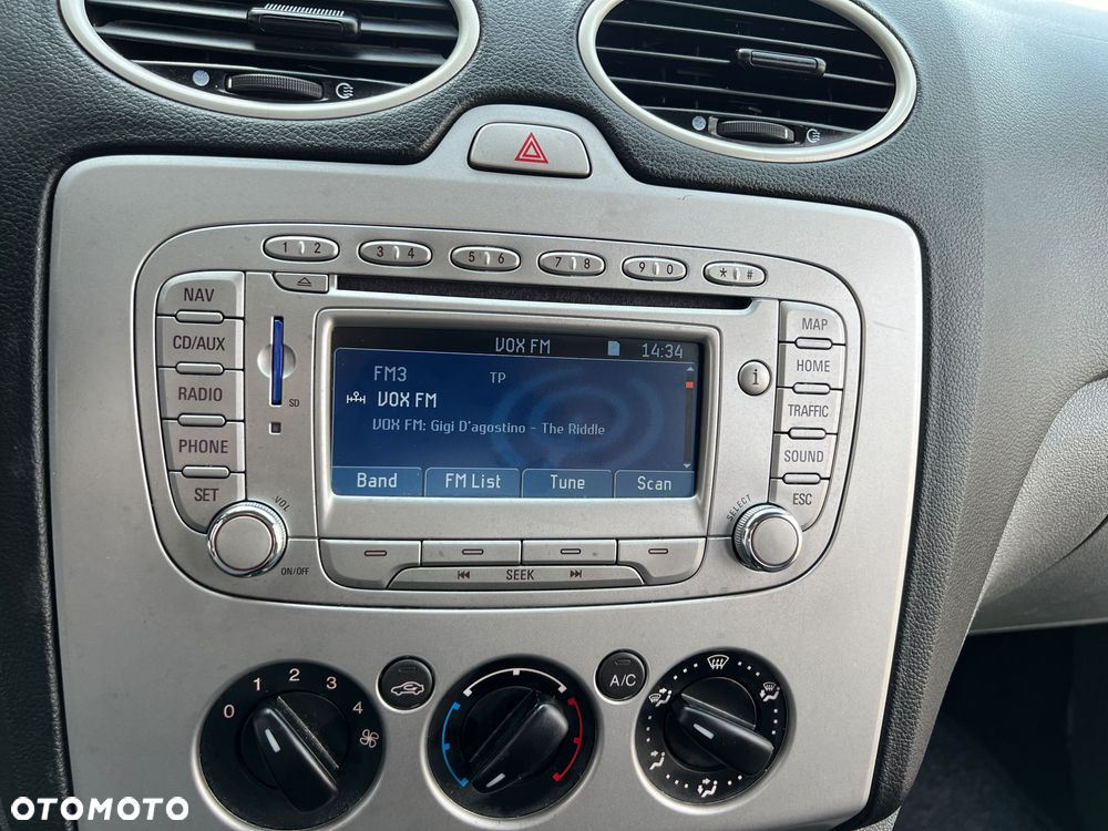 Ford Focus 1.6 TDCi DPF Sport - 8