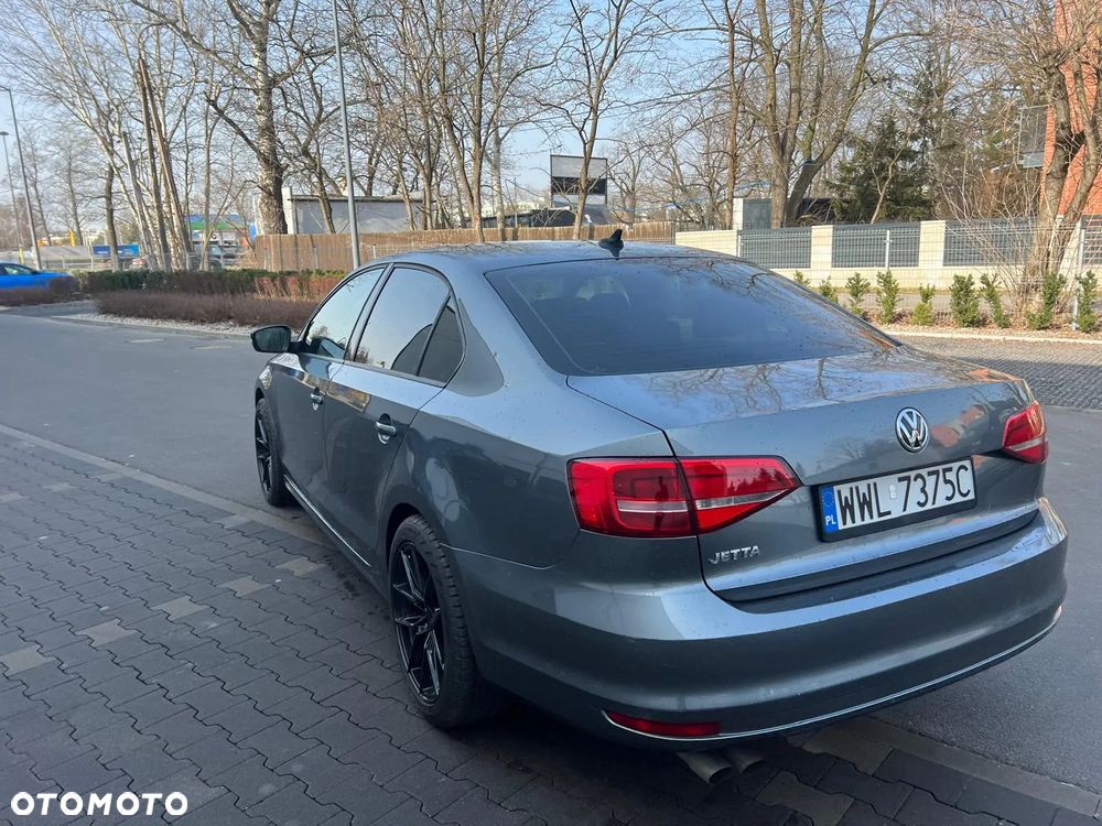 Volkswagen Jetta 2.0 Base - 15