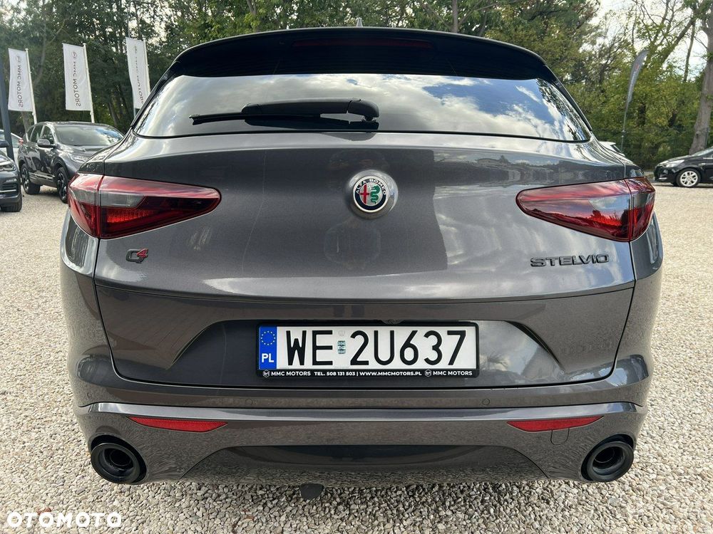 Alfa Romeo Stelvio - 18
