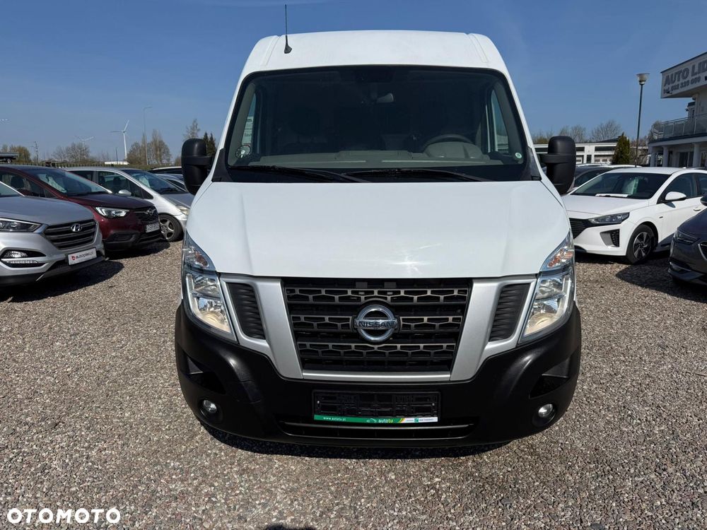 Nissan NV40 - 3