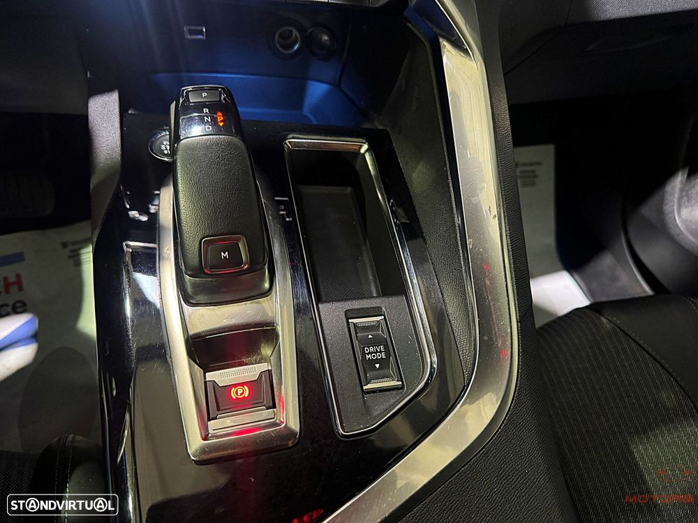 Peugeot 5008 1.2 PureTech Allure Pack EAT8 - 28