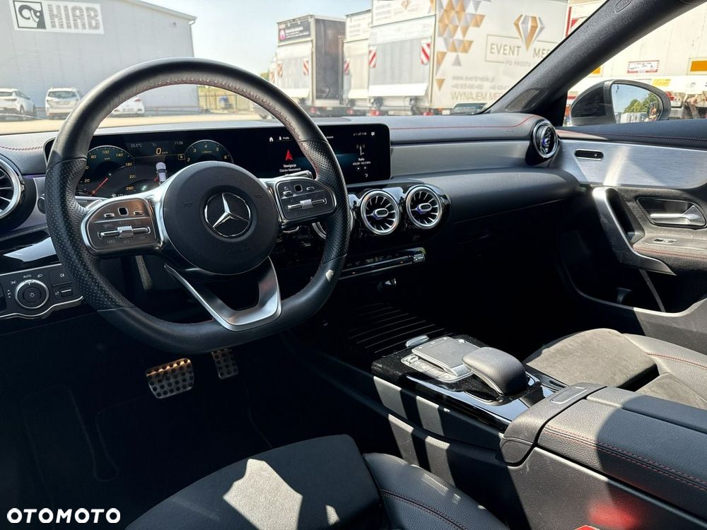 Mercedes-Benz CLA 200 7G-DCT - 14