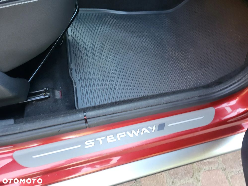 Dacia Sandero Stepway 1.6 - 13