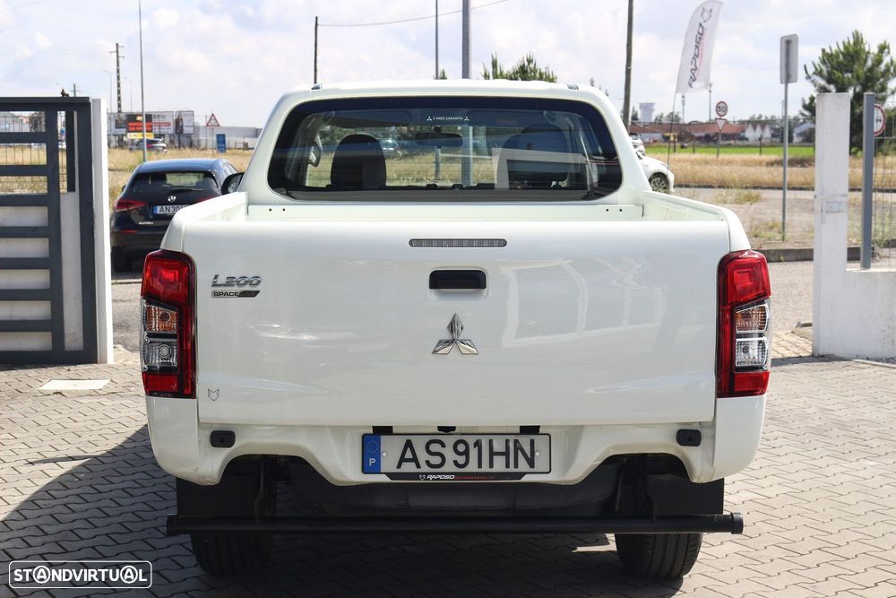 Mitsubishi L200 2.3 DI-D Space Cab Invite Strakar Look 4WD - 21