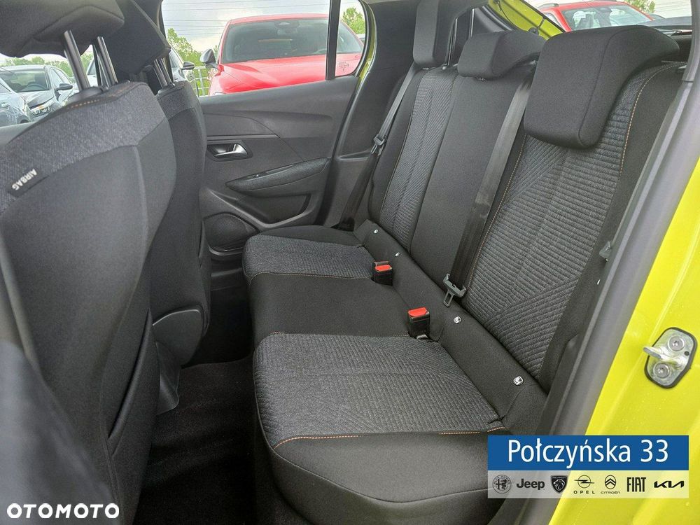 Peugeot 208 - 25