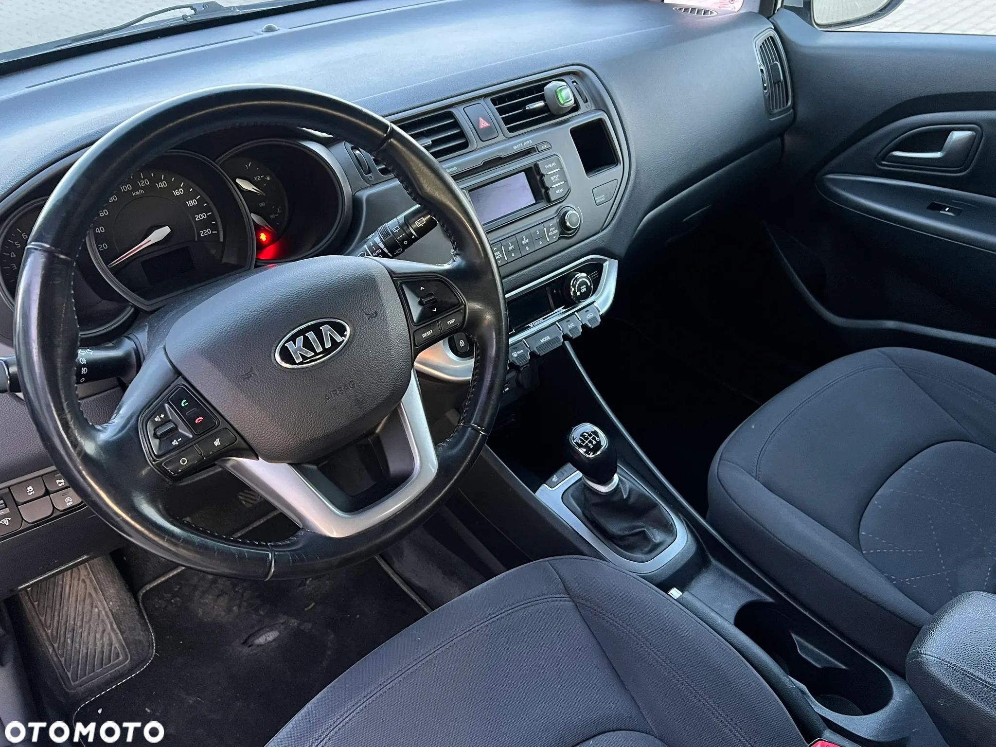 Kia Rio 1.4 L - 10