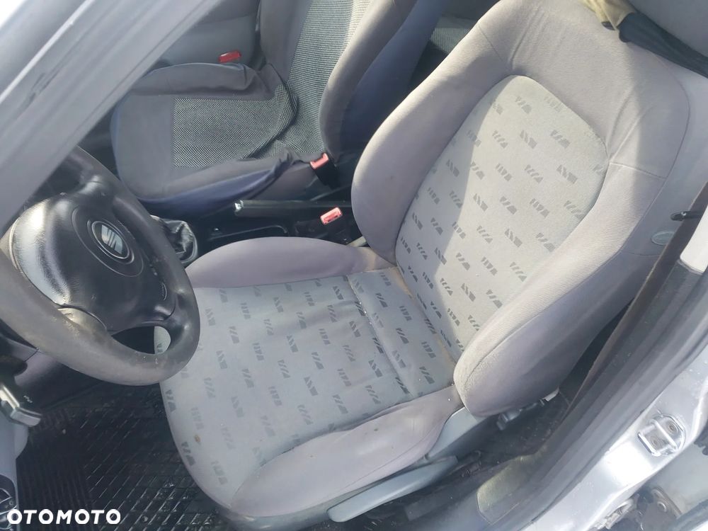 Seat Leon I Toledo II silnik kompletny 1.9 TDI ALH skrzynia biegów EGR drzwi prawe lewe lusterko klapa lotka LS7N L57N srebrny maglownica belka szyba belka panel przewód turbina pompa alternator zwrotnica mcperson zacisk hamulcowy szyberdach podsufitka chłodnica zamek światło klamka wykładzina fotel boczek mechanizm włącznik hak holowniczy nadkole osłona rozrusznik NA CZĘŚCI WSZYSTKIE CZĘŚCI - 11