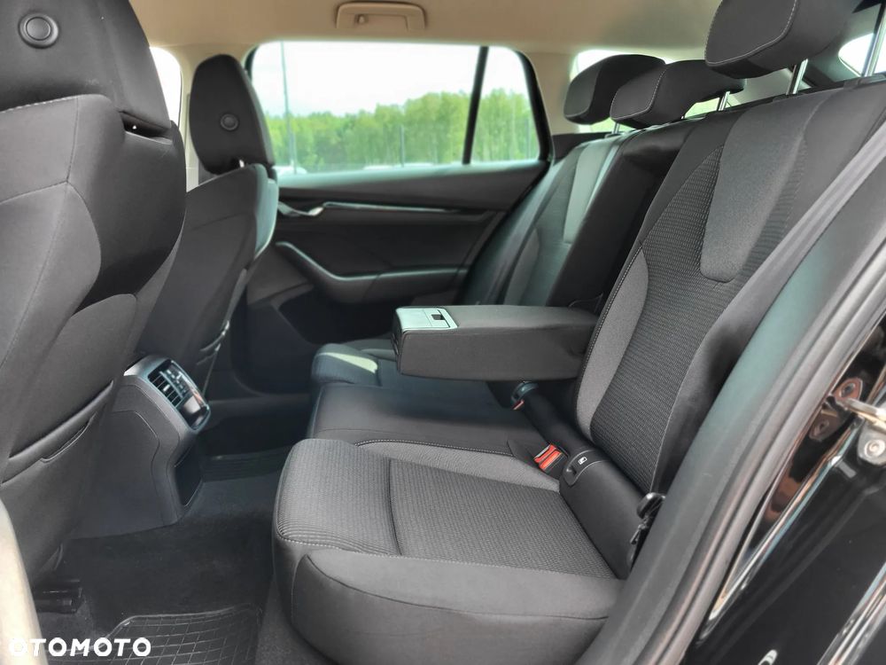 Skoda Octavia 2.0 TDI Ambition DSG - 19